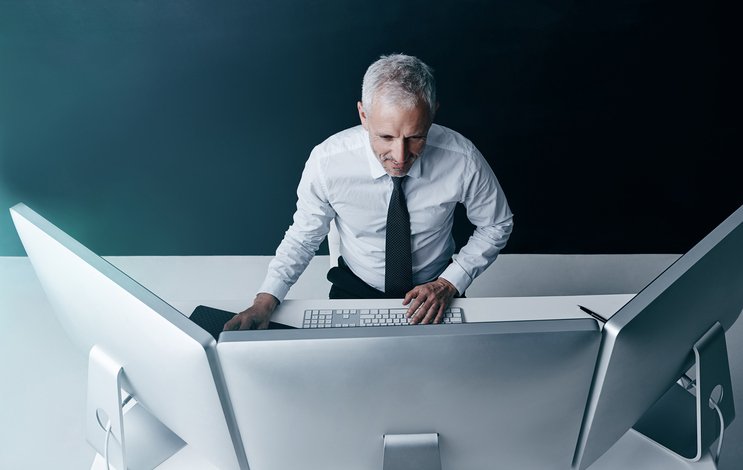 worker-desk