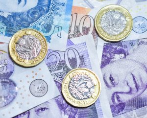 British money - ?20, ?10, ?5 notes & Pound coins