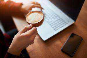 How to stop living in the past and be happier at work
